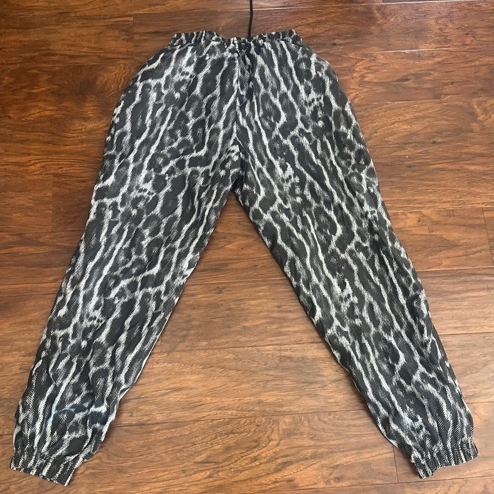 Nike Dark smoke, black and white Animal Print Joggers-Size Xs - Picture 3 of 6